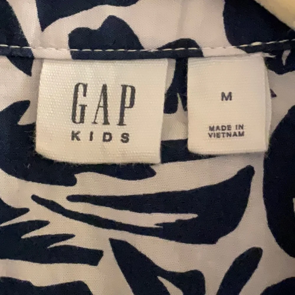 GAP Kids’Navy/White Floral Cotton Shirt